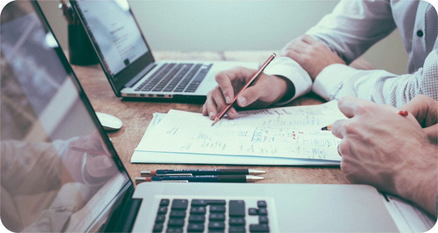 differences in data in b2c and b2b integrations